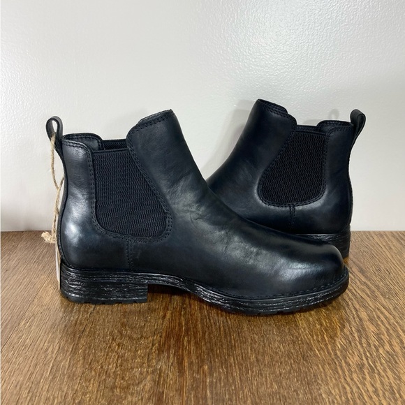 NWT Born Cove Waterproof Chelsea Boot Women’s Size 8.5 Black - Picture 8 of 11